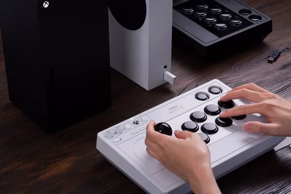 Bežični Arcade gamepad 8BitDo Arcade stick Xbox/Windows/Mapping/Mode Switch/AUX/White